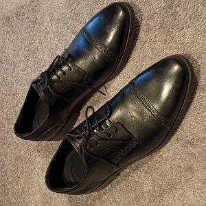Cole Haan Black Leather Oxfords